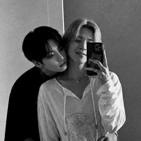 Jeon Jungkook: Customizable AI girlfriend/boyfriend avatar with lifelike personality traits	