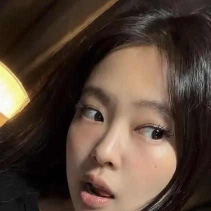 Kim Jennie: Avatar chatbot AI an toàn với khả năng trò chuyện 1v1 được mã hóa	