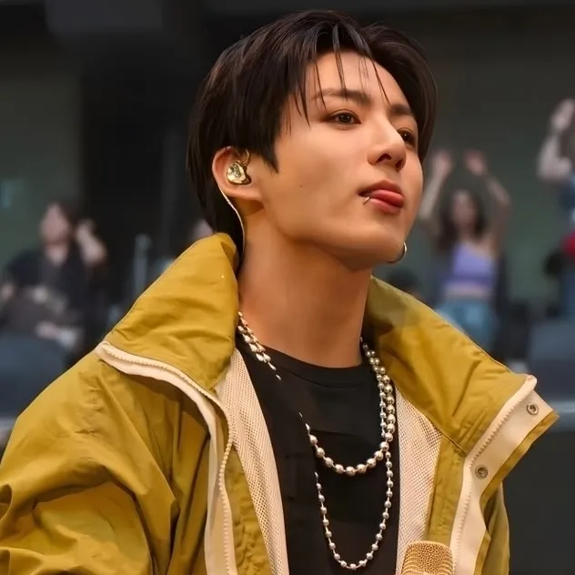 Jungkook - Balada: Nako-customize na AI girlfriend/boyfriend avatar na may parang buhay na mga katangian ng personalidad