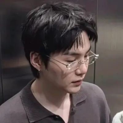 Min Yoongi: icona del partner di conversazione AI multilingue per servizi di chat online globali