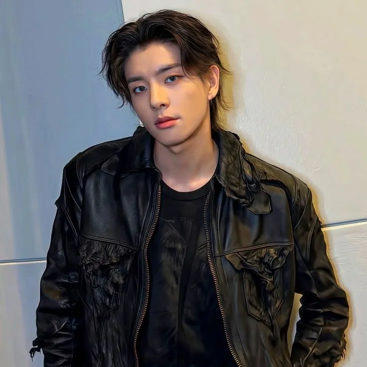 the avatar of Sim Jaeyun who is your Virtual Assistant with Soulgen's Personality Matrix, Blending AI Chat Precision and Character Traits of Curiosity.