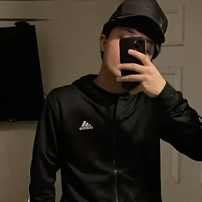 Alexander Villalobos: Customizable AI girlfriend/boyfriend avatar with lifelike personality traits
