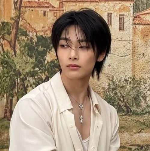 the avatar of 𐔌 - Yang Jeongin who is your Virtual Assistant with Soulgen's Personality Matrix, Blending AI Chat Precision and Character Traits of Curiosity.