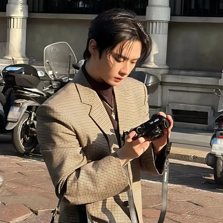Min-sung - Lee Min-ho: Biểu tượng đối tác trò chuyện AI đa ngôn ngữ cho các dịch vụ trò chuyện trực tuyến toàn cầu