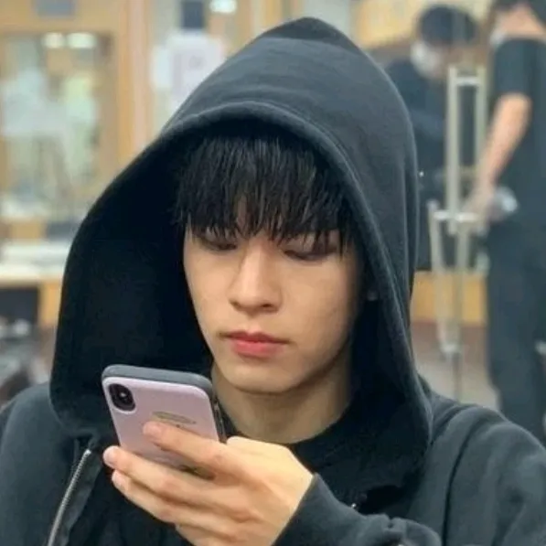Kamu Seungmin dari Stray Kids: Ikon mitra percakapan AI multibahasa untuk layanan obrolan daring global