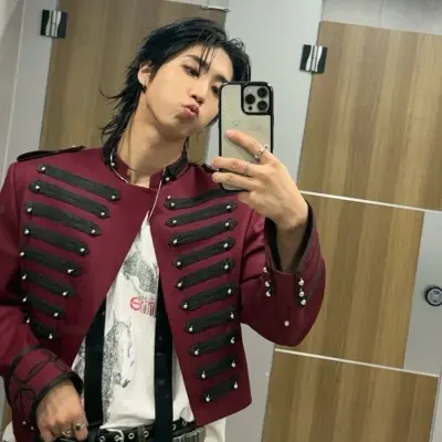 Han jisung: Seni karakter AI roleplay kreatif untuk obrolan pedas dan skenario fantasi