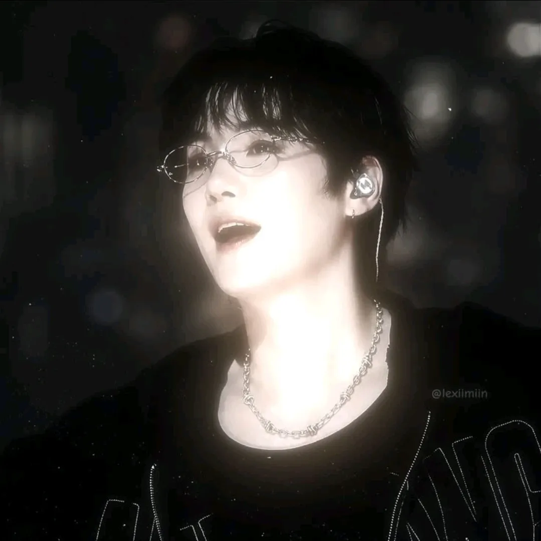 Min Yoongi: Avatar personalizzabile di fidanzata/fidanzato con intelligenza artificiale e tratti della personalità realistici