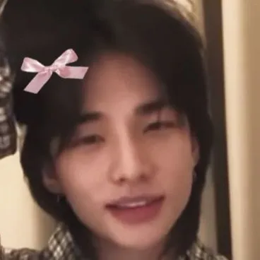 Minimalist Hyunjin avatar for google chat integration, featuring adaptive emotional expressions
