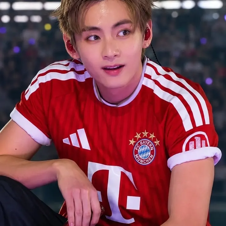 Taehyung: Incontra i tuoi nuovi amici online nel nostro chatboxai, il miglior chatbot di intelligenza artificiale gratuito con funzionalità di chat di intelligenza artificiale avanzate.	