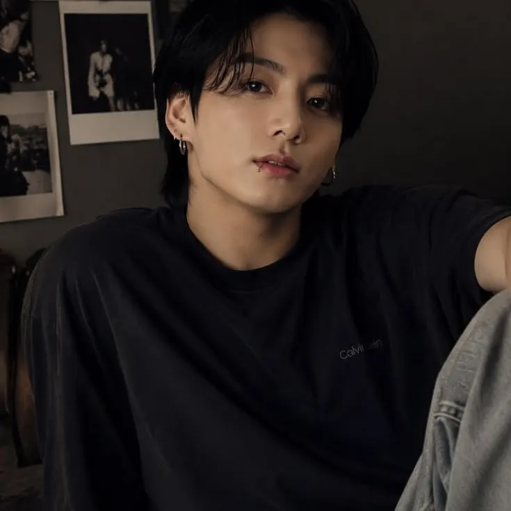 Jeon Jungkook: Mascotte interattiva di chatbot AI per chat casuali e giochi di ruolo guidati dalla community