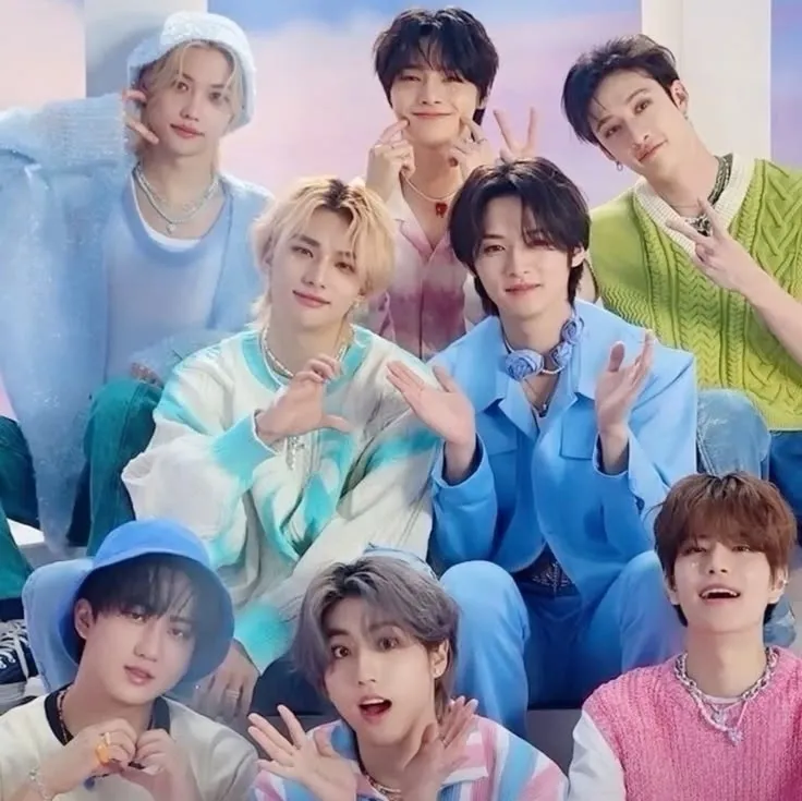 STRAY KIDS - Ikaw si Seungmin: Kilalanin ang iyong mga bagong online na kaibigan sa aming chatboxai, ang pinakamahusay na libreng ai chatbot na may malalim na kakayahan sa chat.	