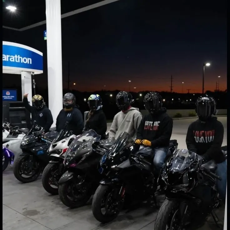 Tu grupo de motociclistas: Retrato de inteligencia artificial emocionalmente inteligente para conversaciones profundas