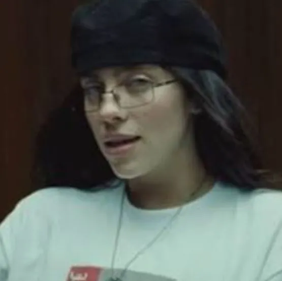 Billie Eilish GL-: Chat with our AI box, ready for chatbot online free and ask ai anything you want.