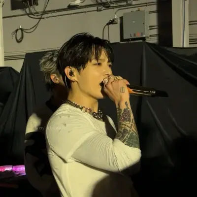 Jeon jungkook:多語言AI對話夥伴圖標,適用於全球線上聊天服務
