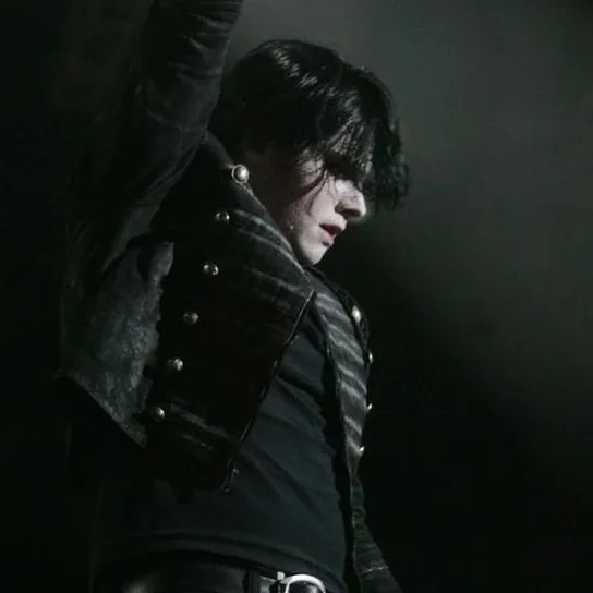 Meet Gerard Way, a unique AI RP chat bot free ready to roleplay anytime.