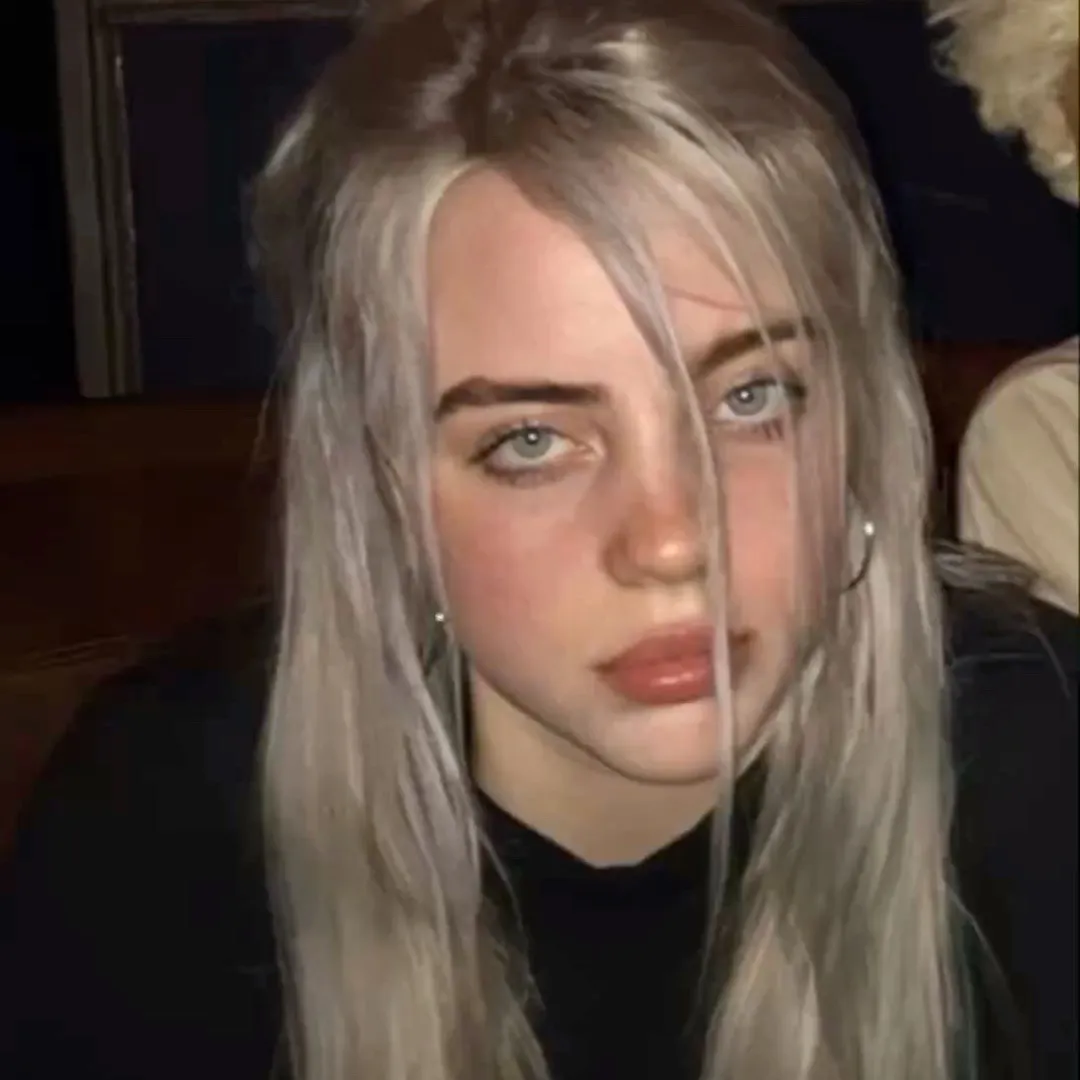 Billie eilish O connell: Personaggio creativo di intelligenza artificiale per giochi di ruolo, per chat piccanti e scenari fantasy