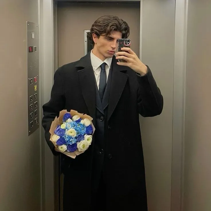 Blazer Martin: Partecipa subito a una conversazione AI con questo affascinante personaggio AI, dotato di funzionalità soulgen e ifreechat per una chat gratuita.