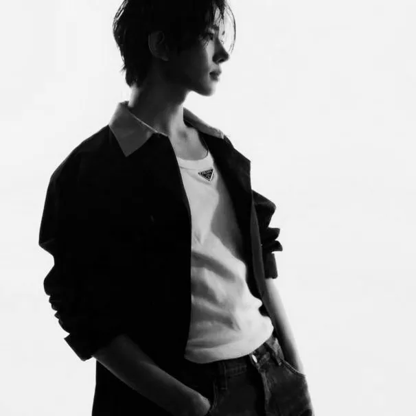 Lee Heeseung: Customizable AI girlfriend/boyfriend avatar with lifelike personality traits	