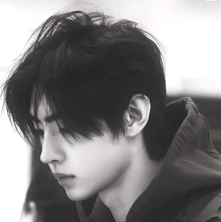 the avatar of Park Sunghoon who supports unlimited chat online services