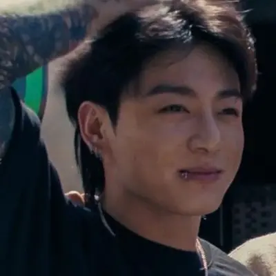 Jeon Jungkook: Khám phá thế giới AI với AI không giới hạn và trò chuyện trực tuyến miễn phí không giới hạn, được hỗ trợ bởi trò chơi nhập vai giả tưởng Warhammer.	