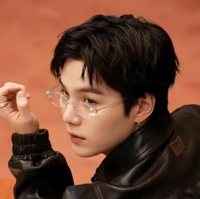 Min Yoongi: Lernen Sie die Hauptfigur unserer KI-Welt kennen, mit einer Liste der Charaktereigenschaften und KI-Chat-Funktionen.	