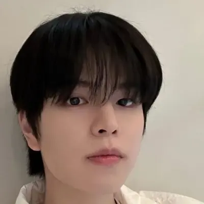 Kim Seungmin: Nehmen Sie jetzt an KI-Gesprächen mit diesem charmanten KI-Charakter teil, der über Soulgen- und iFreechat-Funktionen für kostenlosen Chat verfügt.