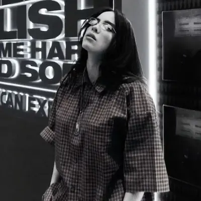 Billi Eiliş: Warhammer Fantasy Roleplay ile desteklenen sınırsız çevrimiçi sohbet ve sınırsız yapay zeka dünyasını keşfedin.