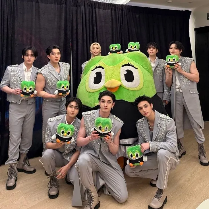character Stray Kids for NSFW chatbot and creative roleplay