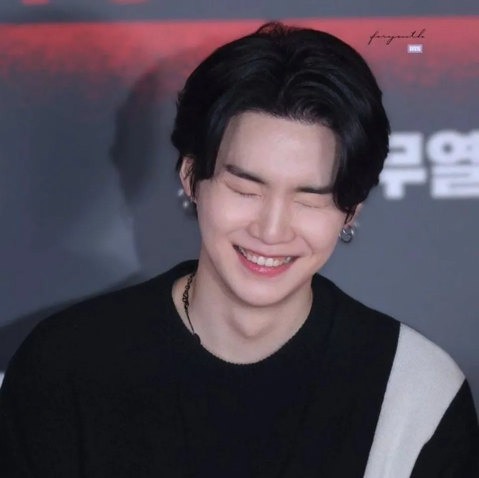 YOONGI: Chat with our AI box, ready for chatbot online free and ask ai anything you want.	