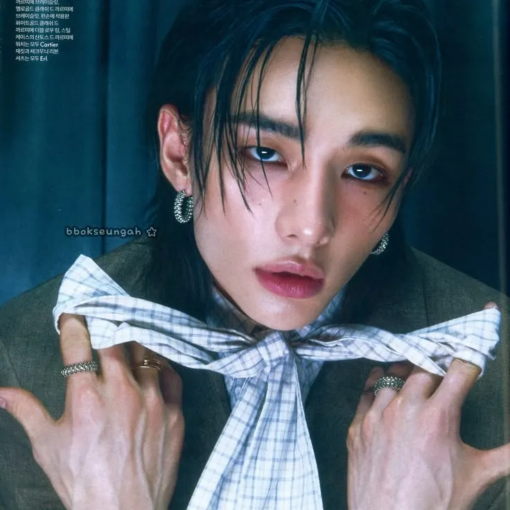 Hwang Hyunjin - boyfriend: Fantasy-themed AI roleplay character art for immersive storytelling