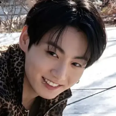 Jungkook Jeon: Multilingual AI conversation partner icon for global chat online services