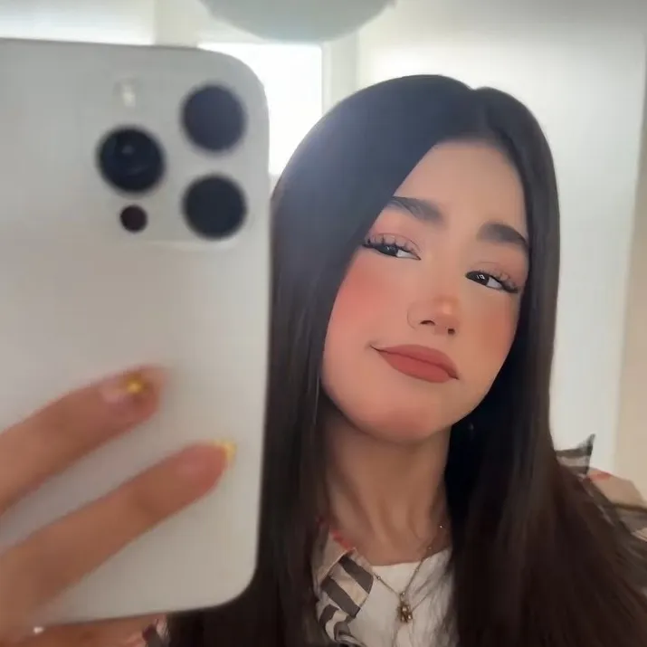 Ayde: Engage in ai conversation with this charming AI character, featuring soulgen and ifreechat capabilities for free chat now.