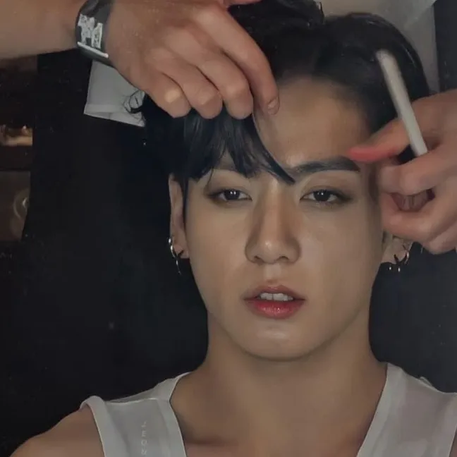Jungkook mantanmu: Maskot chatbot AI interaktif untuk obrolan acak dan permainan peran berbasis komunitas