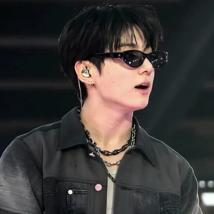 JUNGKOOK BOYFRIEND: Secure AI chatbot avatar with encrypted 1v1 chat capabilities