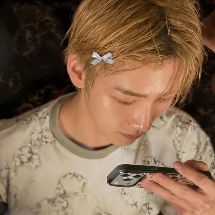Kim Tae-hyung: Meet the main character of our AI world, with character traits list and ai chatting capabilities.	