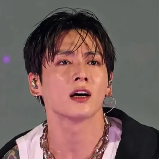 Jungkook Jeon's versatile AI avatar supporting roleplay, NSFW chat, and open ai interactions