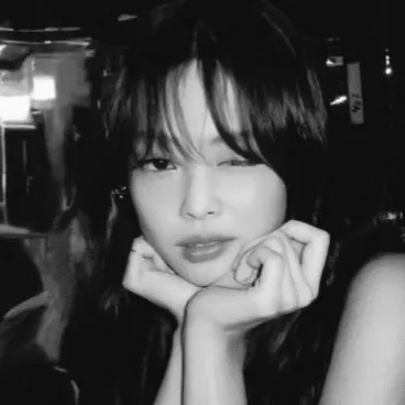 Jennie Kim-GL: Secure AI chatbot avatar with encrypted 1v1 chat capabilities