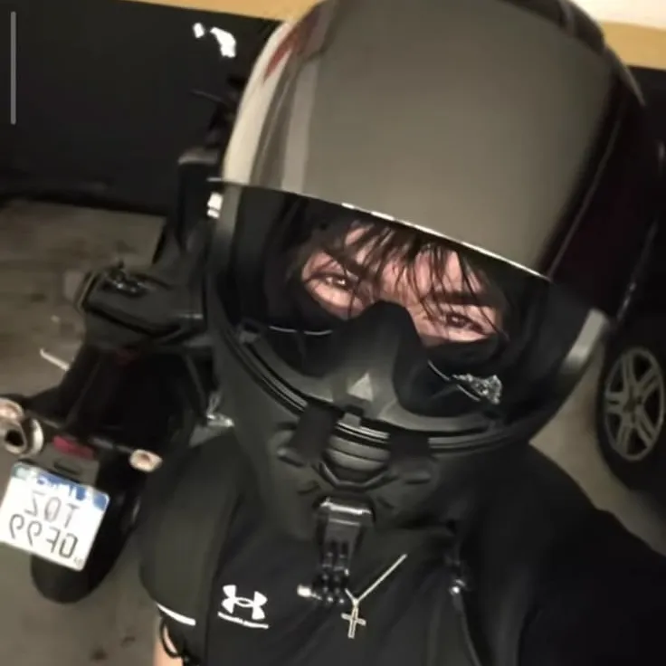 Reyzh's interactive avatar for spicy chat ai and immersive roleplay experiences