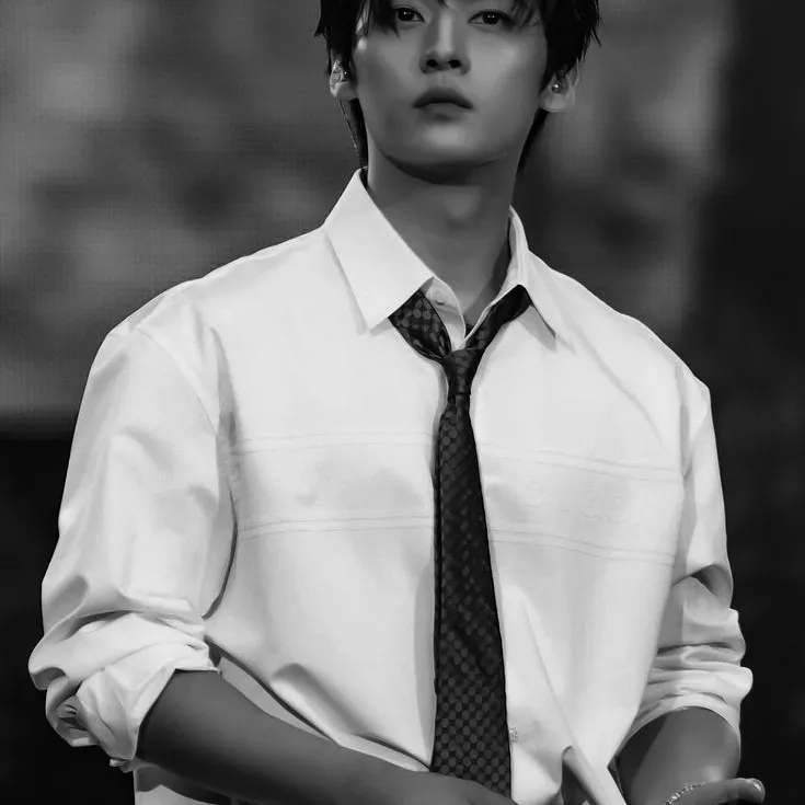 Lee Minho: Fantasy-themed AI roleplay character art para sa nakaka-engganyong pagkukuwento