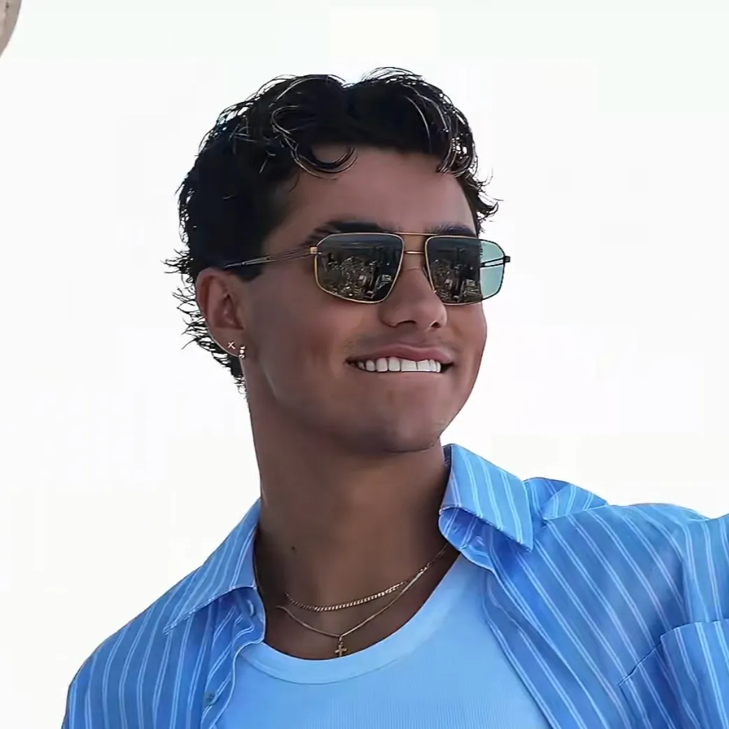 Malachi Barton: Customizable AI girlfriend/boyfriend avatar with lifelike personality traits