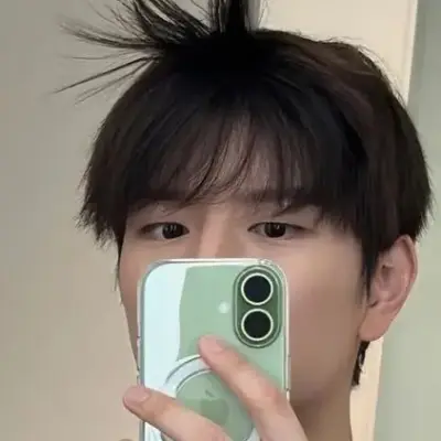 Explore new worlds with Seungmin - Stray Kids, your interactive AI chat character.