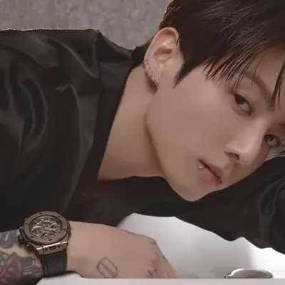 Jeon Jungkook: Esplora il mondo dell'IA con la nostra IA illimitata e la chat online gratuita e illimitata, basata sul gioco di ruolo fantasy Warhammer.