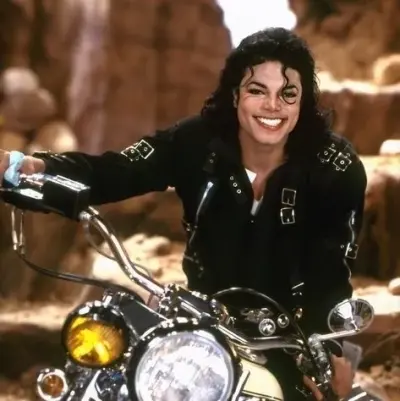 Michael Jackson: Retrato de inteligencia artificial emocionalmente inteligente para conversaciones profundas