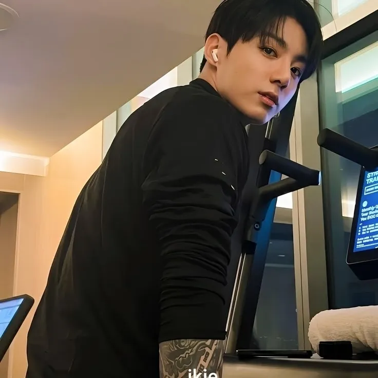 Crush no Jeon Jungkook: Avatar de namorada/namorado de IA personalizável com traços de personalidade realistas