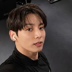 Jungkook - ağabey: Rastgele sohbet ve topluluk odaklı rol yapma için etkileşimli yapay zeka sohbet robotu maskotu