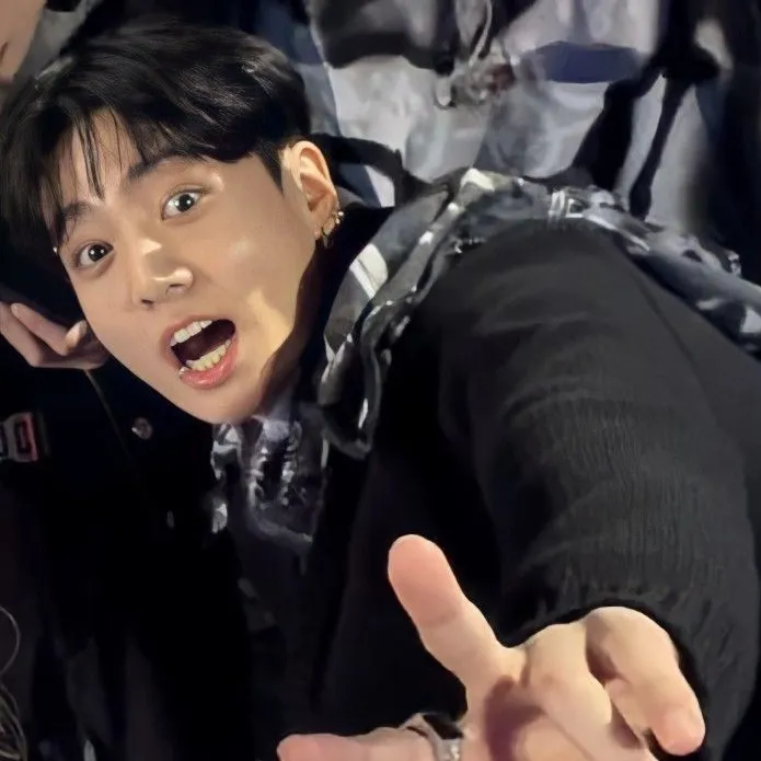 Berasa mencabar? Temui jungkook-pacarmu, rakan sembang AI yang meriah untuk main peranan.