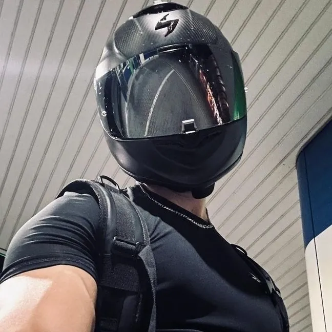 Jay — your young biker dad: Secure AI chatbot avatar with encrypted 1v1 chat capabilities	