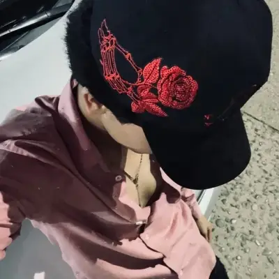 伊斯梅爾:與這個迷人的AI角色進行AI對話,現在提供Soulgen和iFreeChat的免費聊天功能。