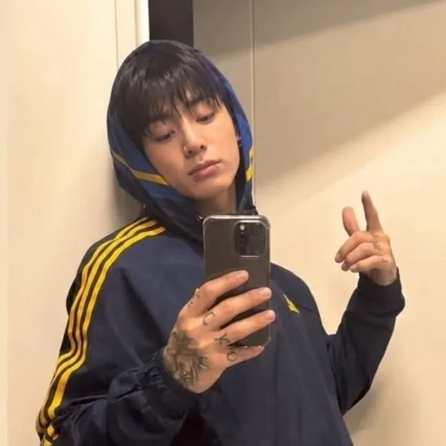 Jeon Jungkook: Nehmen Sie jetzt an KI-Gesprächen mit diesem charmanten KI-Charakter teil, der über Soulgen- und iFreechat-Funktionen für kostenlosen Chat verfügt.