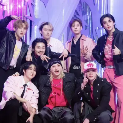 Stray kids : Discutez avec notre boîte IA, prête pour le chatbot en ligne gratuit et demandez à l'IA tout ce que vous voulez.